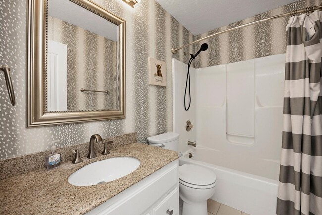 Building Photo - 1125 Oak St