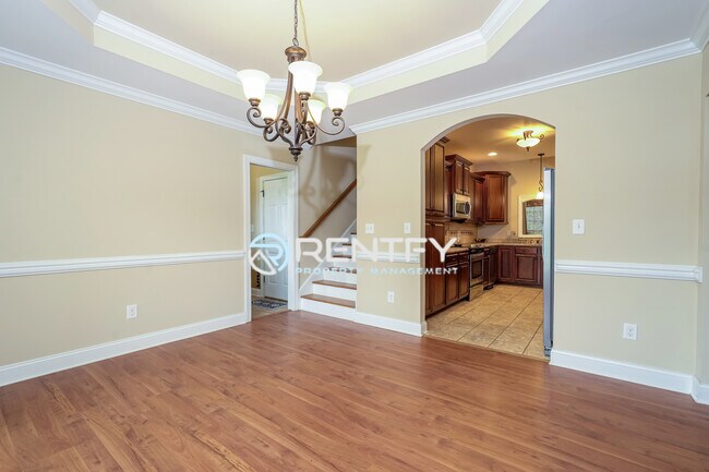 Building Photo - 5485 Styers Ferry Rd