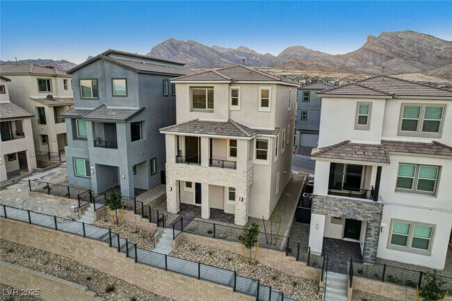 Building Photo - 1494 Bat Hawk St