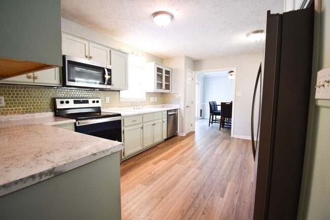 Building Photo - Coming Soon: 3 Bedroom 2.5 Bathroom-Pets Okay