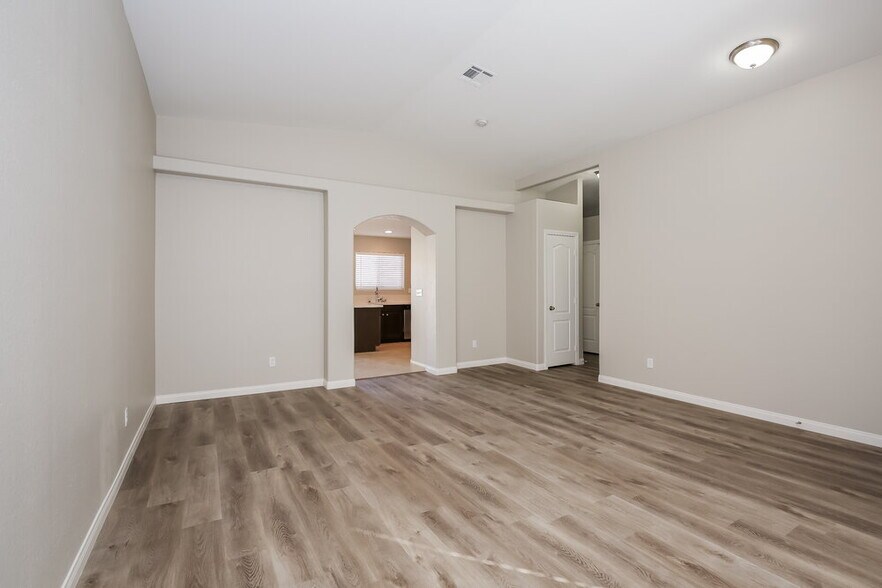 Building Photo - 5238 Olive Dale Ct