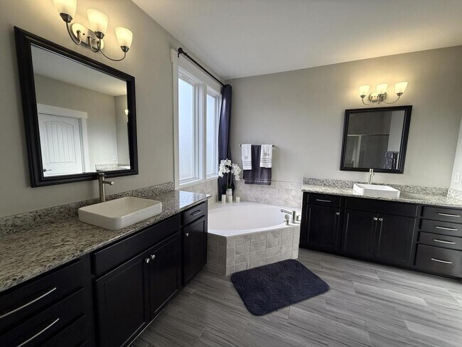 Building Photo - 1316 Spicer Ln