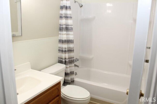 Building Photo - 2555 Stanley Ct