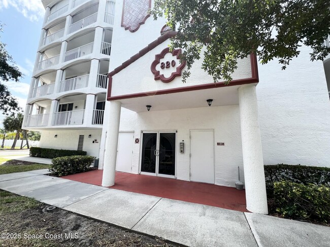 Building Photo - 820 Del Rio Way