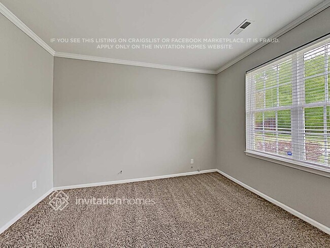 Building Photo - 8006 Glamorgan Ln