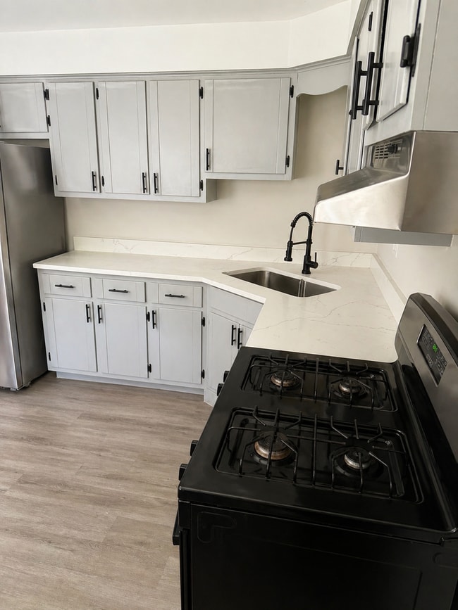 Building Photo - Spacious 2 Bedroom in Beverly