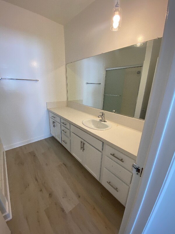 Building Photo - 5335 Yarmouth Ave