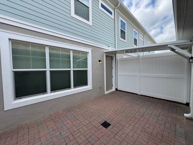 Building Photo - Available Now! Spacious 3-Bedroom Townhome with Fenced Yard in Winter Garden – Washer and Dryer I...