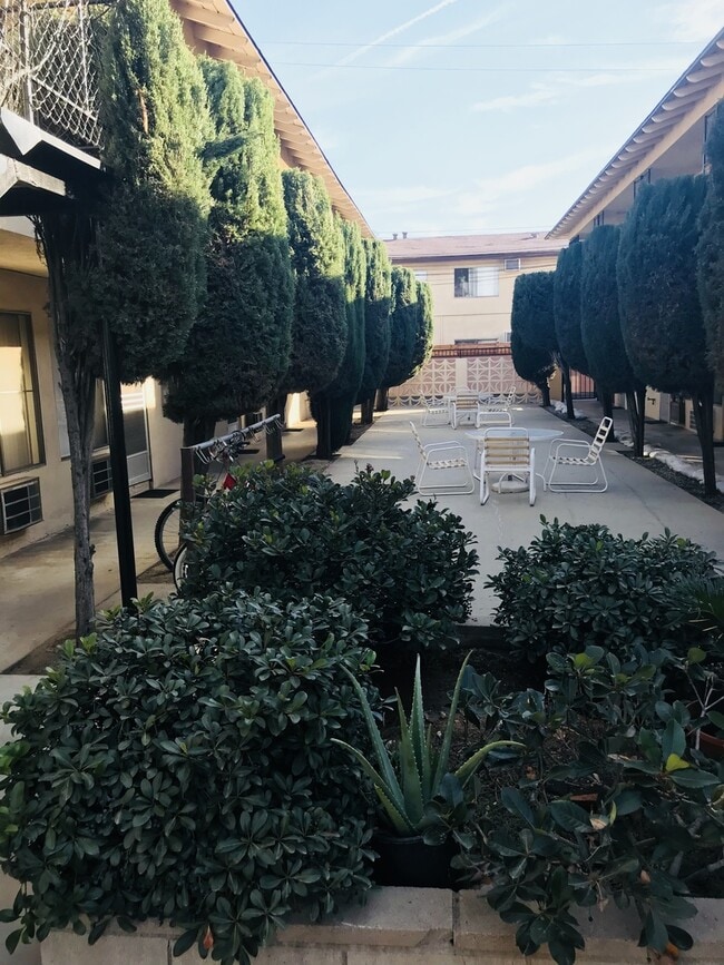 Building Photo - 618 W Route 66