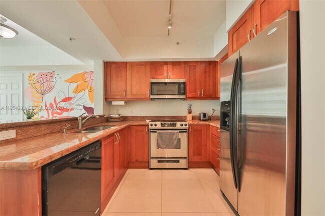 Building Photo - 1755 E Hallandale Beach Blvd