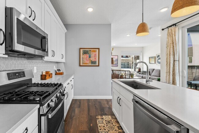 Building Photo - 6682 Serviceberry Dr