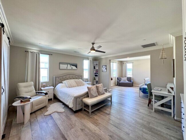 Building Photo - Stunning 5 Bedroom + Office Home with Priv...