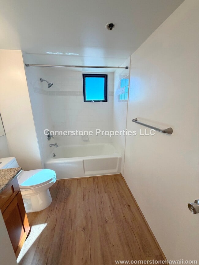 Building Photo - 990 Ala Nanala St