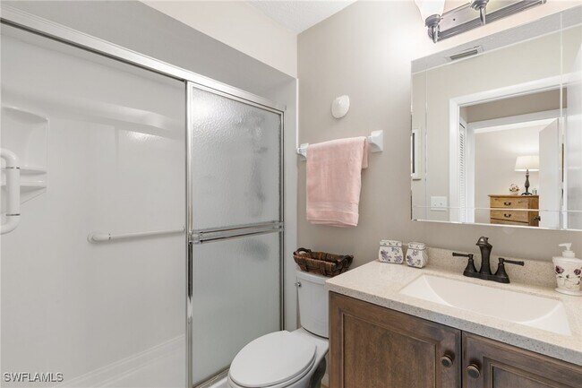 Building Photo - 3830 SE 12th Ave