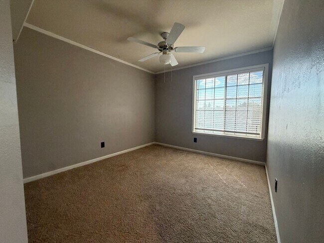 Building Photo - 8420 Oak Flat Way