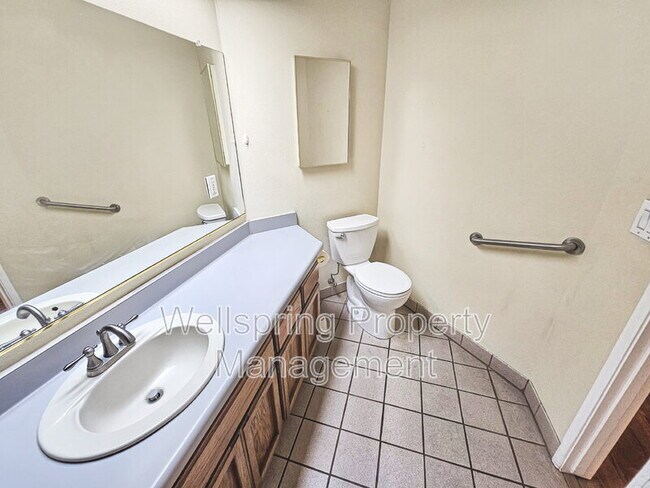 Building Photo - 821 Janelle Ct