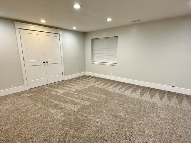 Building Photo - 1729 Colchester Ct