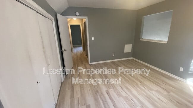 Building Photo - 331 Clayton Ct