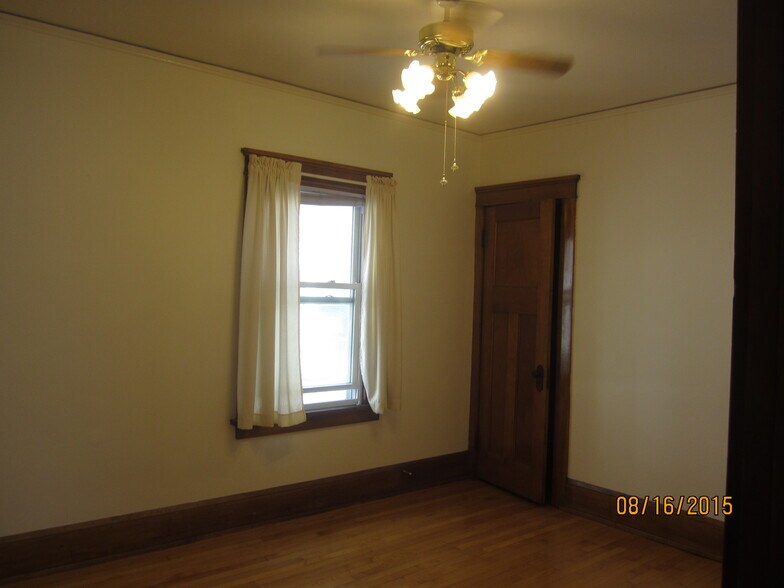 Building Photo - 2942 N Murray Ave