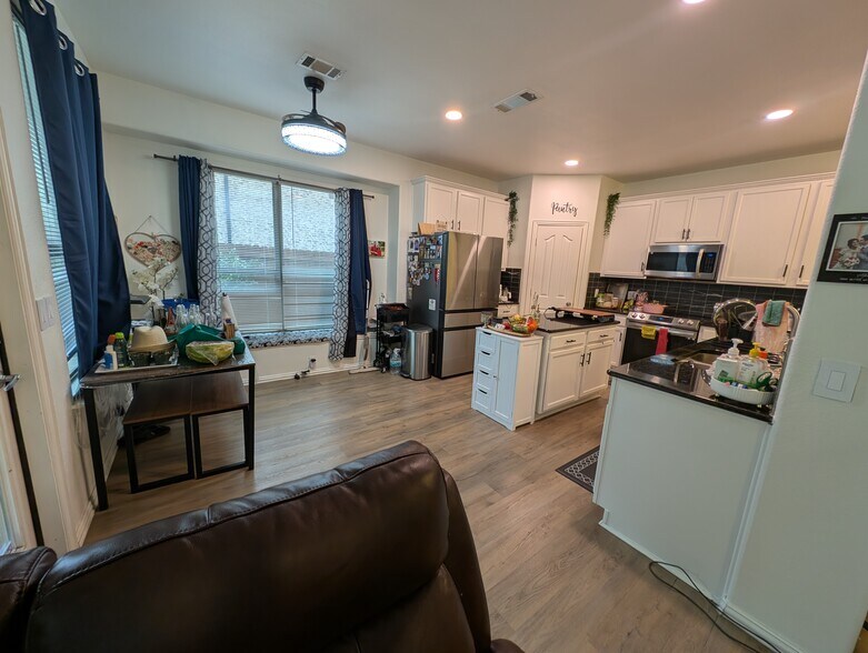 Building Photo - 1309 Chase Trl