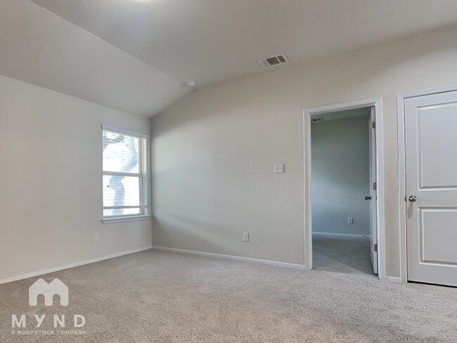 Building Photo - 20216 Boggy Ford Rd