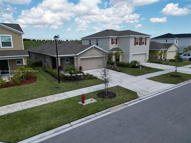 Building Photo - 10770 SW Vasari Way
