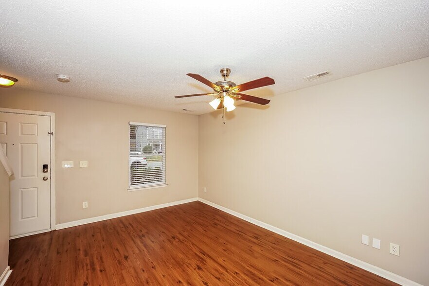 Building Photo - 5104 Oak Pasture Ln