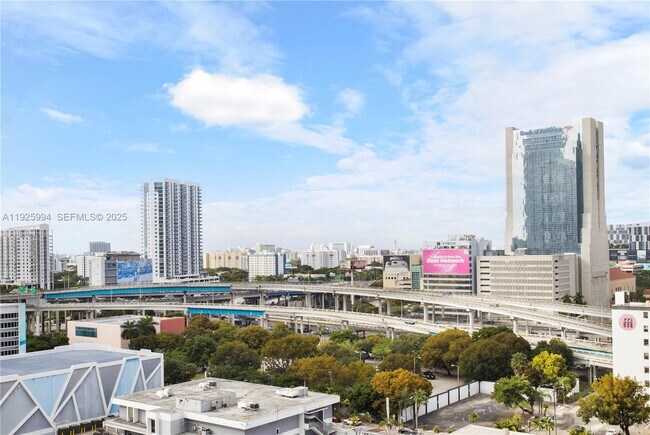 Building Photo - 90 SW 3rd St