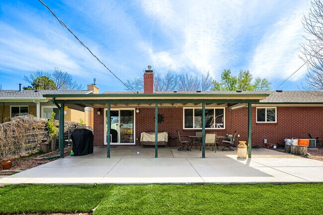 Building Photo - 2118 Monteagle St