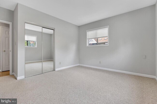 Building Photo - 208 Skyhill Rd