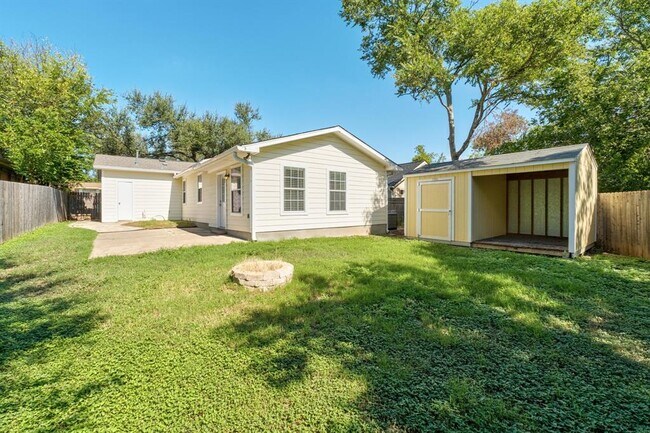Building Photo - 1603 Berene Ave