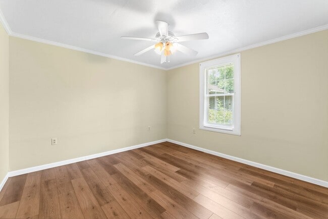 Building Photo - 104 Bernhurst Rd