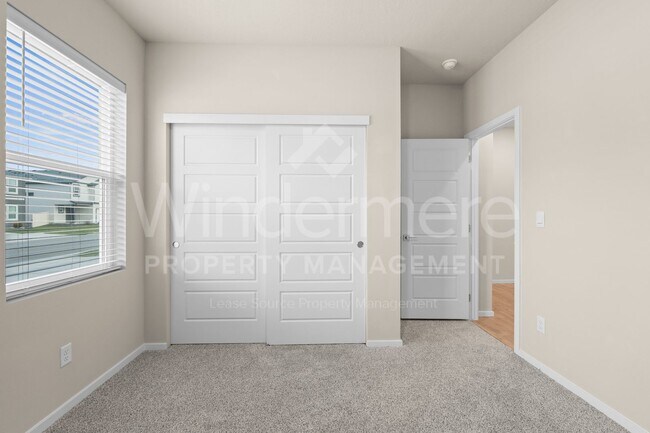 Building Photo - Welcome to this stunning 4-bedroom, 2-bathroom home located in the heart of Spokane, WA.