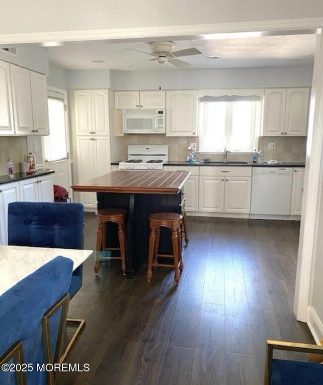 Building Photo - 55 Heath Ave