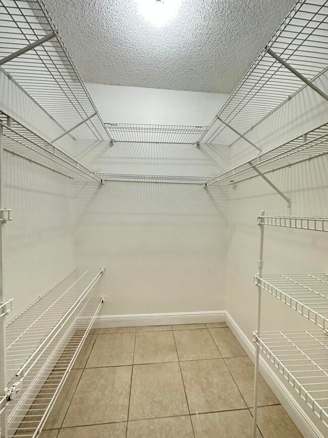 Building Photo - 671 Cypress Lake Blvd