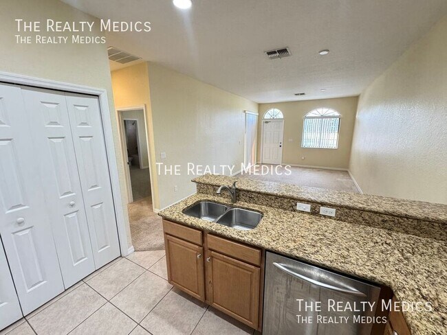 Building Photo - 1654 Cumin Dr