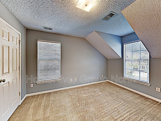 Building Photo - 9706 Ashburton Dr