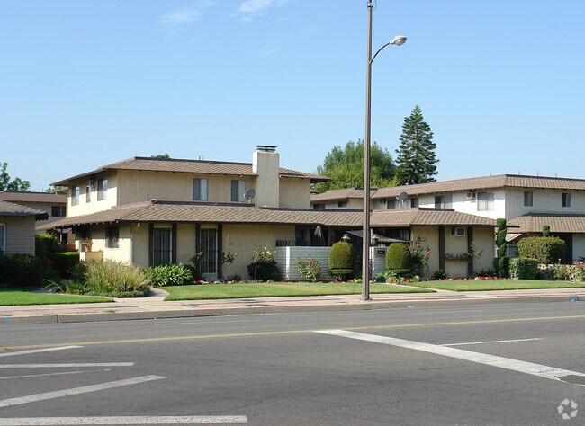 Primary Photo - 418 W La Veta Ave