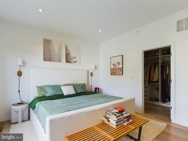 Building Photo - 1114 Shackamaxon St