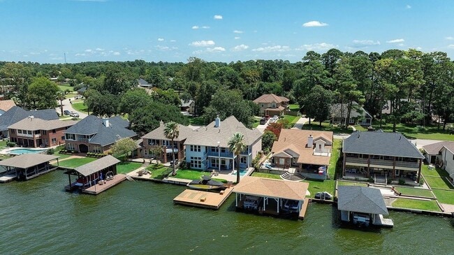 Building Photo - 12374 Lake Vista Dr