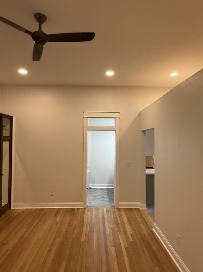 Building Photo - 822 3rd St S