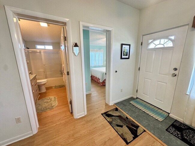 Building Photo - 564 Nettles Blvd