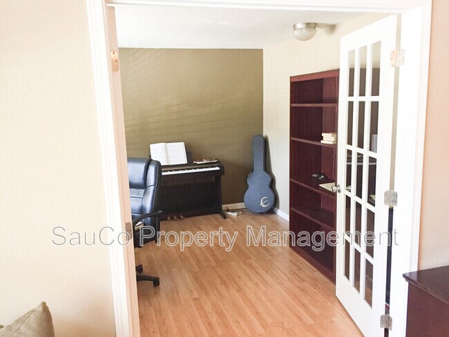 Building Photo - 22120 S Leslie Ave