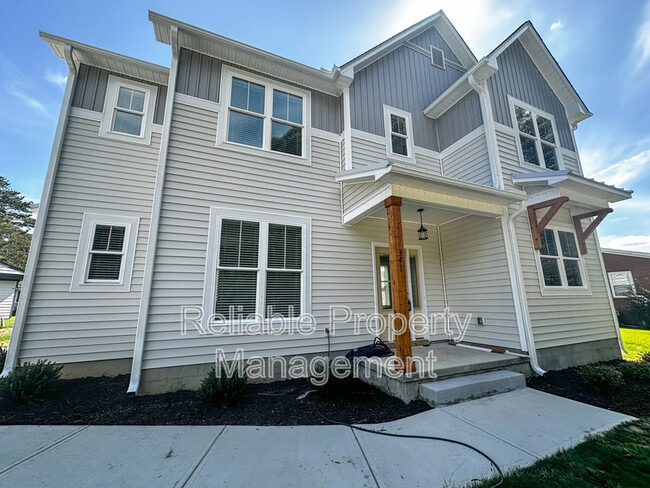 Building Photo - 341 W Barnes St