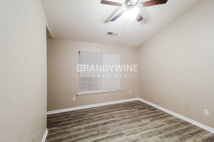 Building Photo - 204 Lossie Ln
