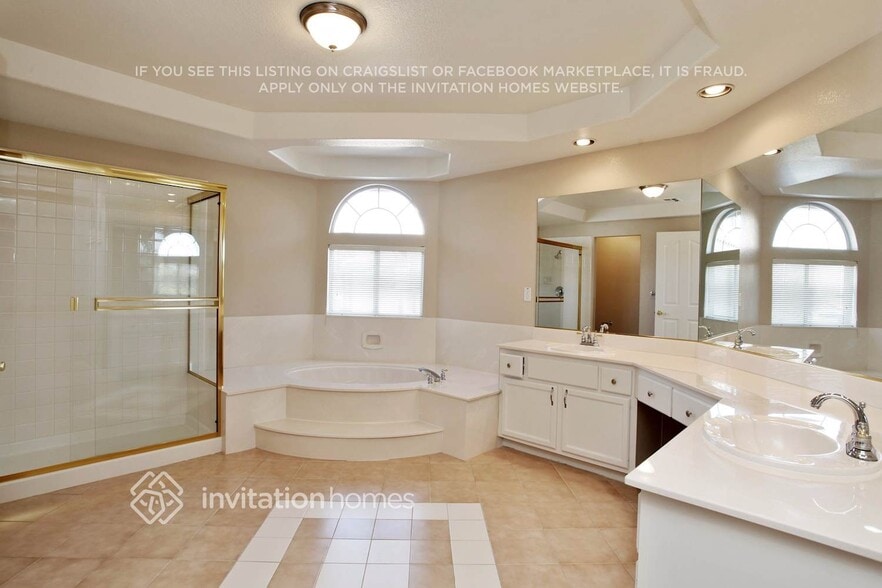 Building Photo - 8963 Hillsboro Creek Ct