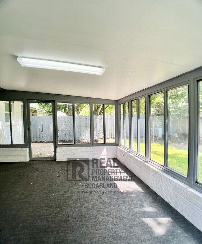 Building Photo - Gorgeous One Story Home in Sugar Land, TX