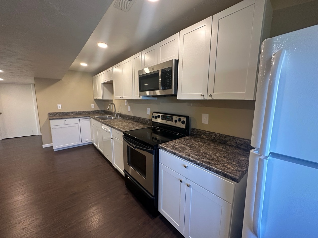 Building Photo - 6515 Last Light Ct