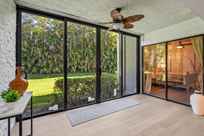 Building Photo - 5945 Parkwalk Dr