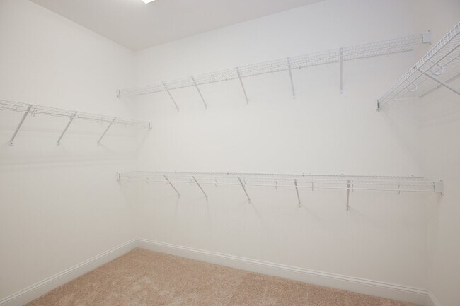 Building Photo - Beautiful home in Gated Community of Woodlake